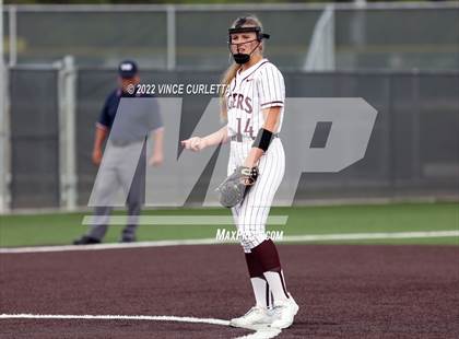 Thumbnail 1 in East View @ Dripping Springs (UIL 5A Bi-District Playoff) photogallery.