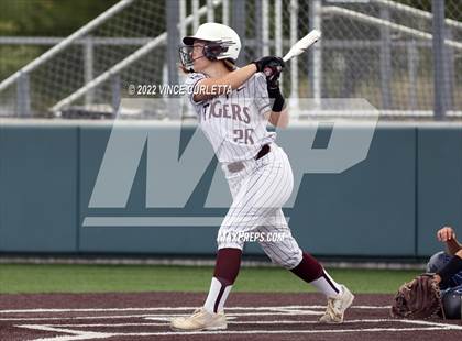 Thumbnail 3 in East View @ Dripping Springs (UIL 5A Bi-District Playoff) photogallery.