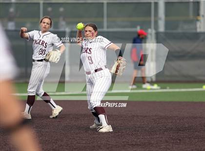 Thumbnail 3 in East View @ Dripping Springs (UIL 5A Bi-District Playoff) photogallery.