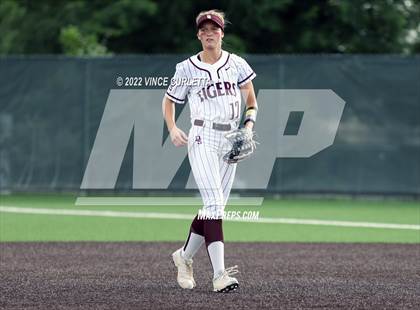 Thumbnail 2 in East View @ Dripping Springs (UIL 5A Bi-District Playoff) photogallery.