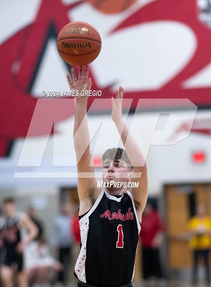 Thumbnail 1 in Ellwood City vs. Mohawk Area (PIAA 3A Round 2) photogallery.