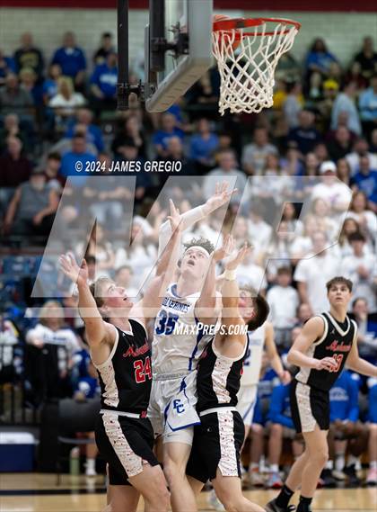 Thumbnail 1 in Ellwood City vs. Mohawk Area (PIAA 3A Round 2) photogallery.