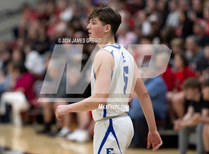 Thumbnail 2 in Ellwood City vs. Mohawk Area (PIAA 3A Round 2) photogallery.