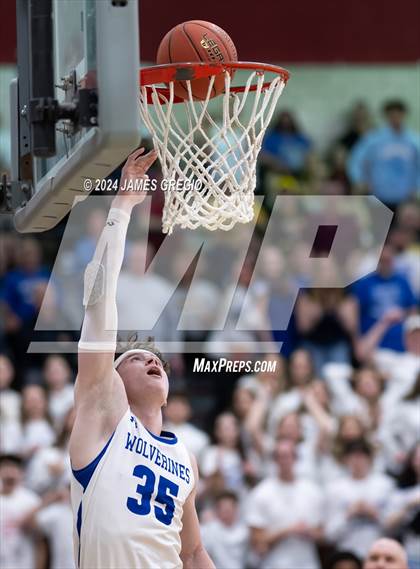 Thumbnail 2 in Ellwood City vs. Mohawk Area (PIAA 3A Round 2) photogallery.