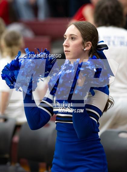 Thumbnail 2 in Ellwood City vs. Mohawk Area (PIAA 3A Round 2) photogallery.