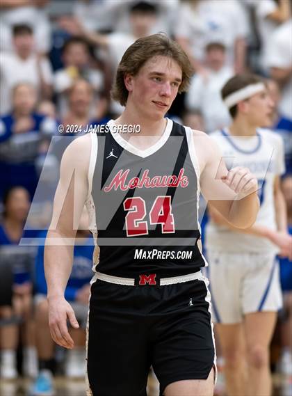 Thumbnail 2 in Ellwood City vs. Mohawk Area (PIAA 3A Round 2) photogallery.