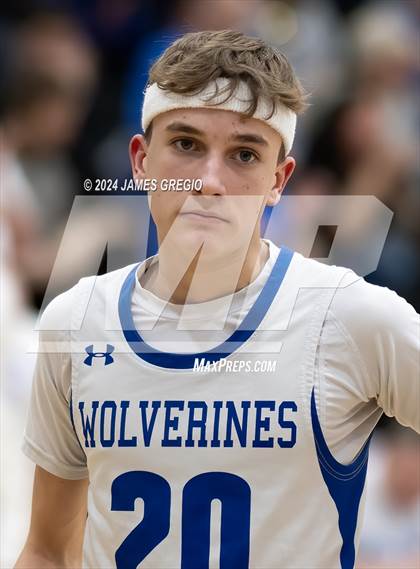 Thumbnail 2 in Ellwood City vs. Mohawk Area (PIAA 3A Round 2) photogallery.