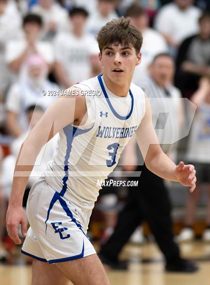 Thumbnail 2 in Ellwood City vs. Mohawk Area (PIAA 3A Round 2) photogallery.