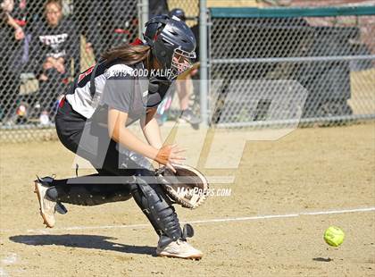 Thumbnail 3 in Fitch vs Griswold (ECC First Round) photogallery.