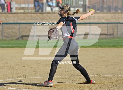 Thumbnail 3 in Fitch vs Griswold (ECC First Round) photogallery.