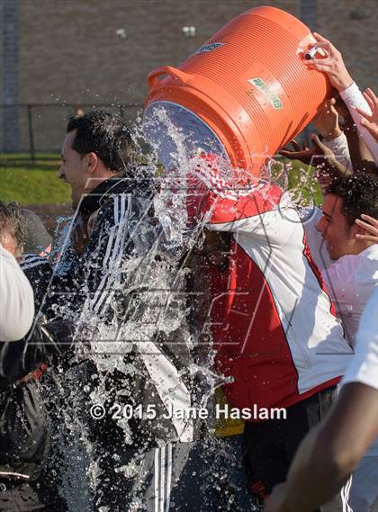 Thumbnail 1 in Pearl River vs. Amityville Memorial (NYSPHSAA Class A Final) photogallery.