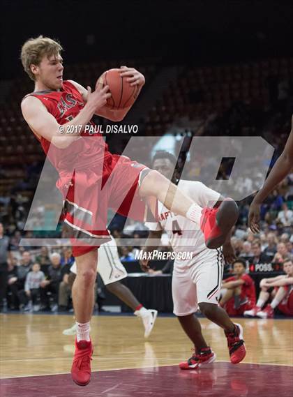 Thumbnail 3 in Eaglecrest vs. Denver East (CHSAA 5A Great 8) photogallery.