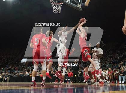 Thumbnail 3 in Eaglecrest vs. Denver East (CHSAA 5A Great 8) photogallery.
