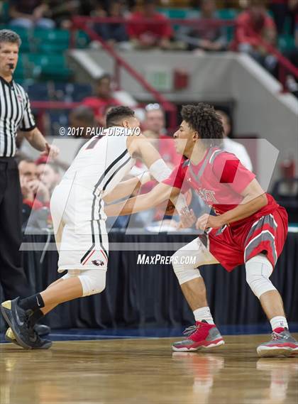 Thumbnail 2 in Eaglecrest vs. Denver East (CHSAA 5A Great 8) photogallery.