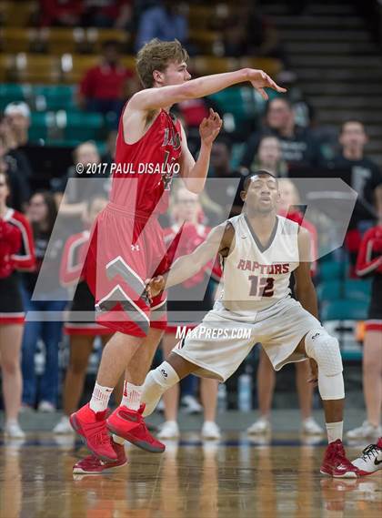 Thumbnail 3 in Eaglecrest vs. Denver East (CHSAA 5A Great 8) photogallery.