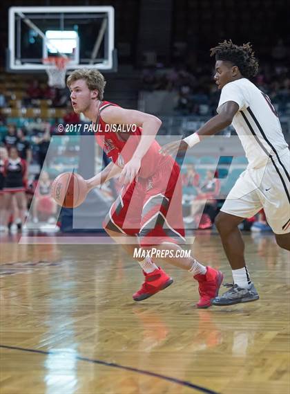 Thumbnail 2 in Eaglecrest vs. Denver East (CHSAA 5A Great 8) photogallery.