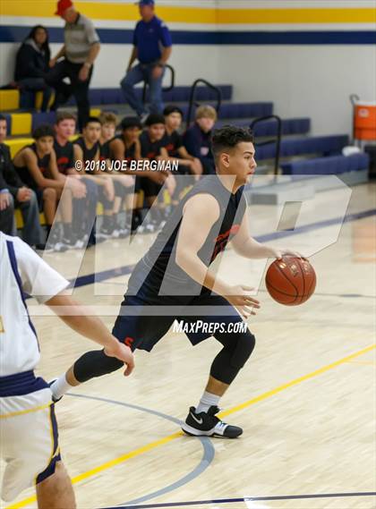 Thumbnail 3 in Strathmore vs. Laton (Laton Tournament) photogallery.