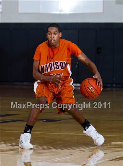 Thumbnail 1 in Alief Elsik vs San Antonio Madison (McDonald's Texas Invitational) photogallery.