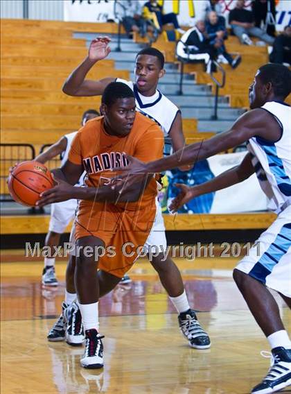 Thumbnail 1 in Alief Elsik vs San Antonio Madison (McDonald's Texas Invitational) photogallery.