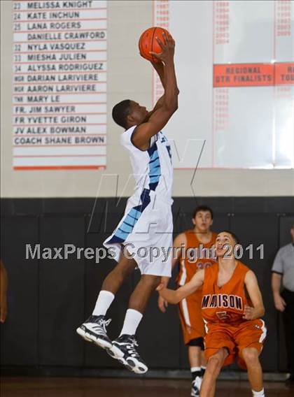 Thumbnail 1 in Alief Elsik vs San Antonio Madison (McDonald's Texas Invitational) photogallery.