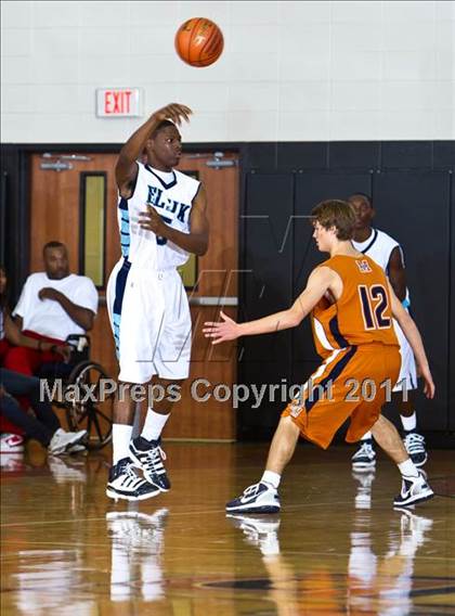 Thumbnail 2 in Alief Elsik vs San Antonio Madison (McDonald's Texas Invitational) photogallery.