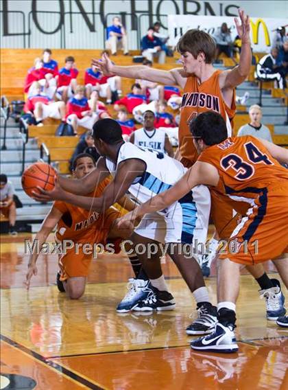 Thumbnail 3 in Alief Elsik vs San Antonio Madison (McDonald's Texas Invitational) photogallery.