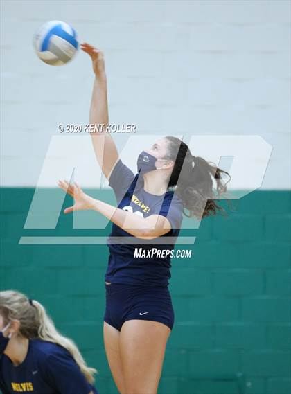 Thumbnail 1 in Clarkston vs. Mercy photogallery.