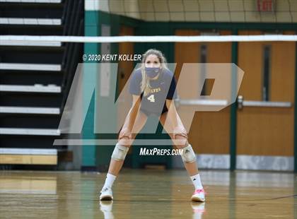 Thumbnail 1 in Clarkston vs. Mercy photogallery.