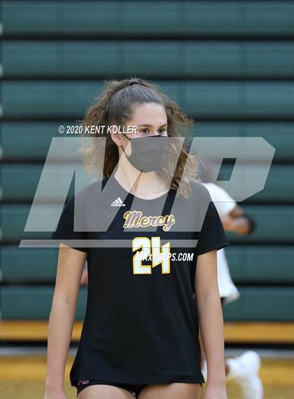 Thumbnail 2 in Clarkston vs. Mercy photogallery.