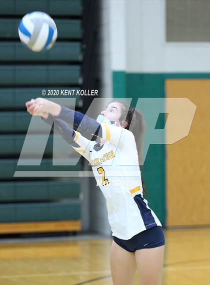 Thumbnail 2 in Clarkston vs. Mercy photogallery.