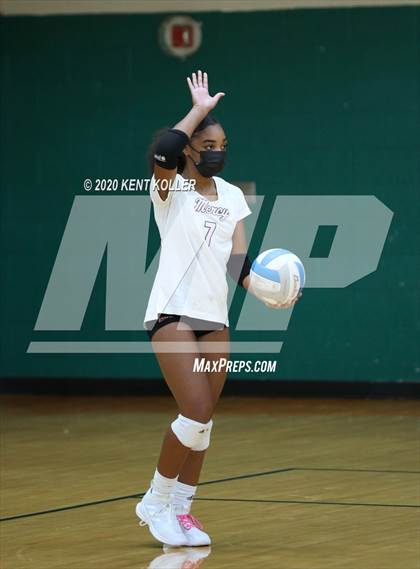 Thumbnail 1 in Clarkston vs. Mercy photogallery.