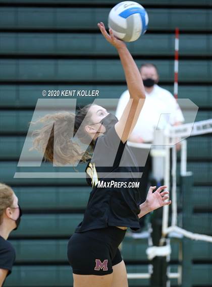 Thumbnail 1 in Clarkston vs. Mercy photogallery.