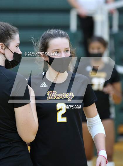Thumbnail 3 in Clarkston vs. Mercy photogallery.