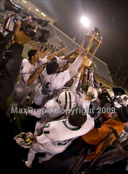 Thumbnail 2 in El Camino Real vs. Hamilton (CIF LA City Section D2 Final) photogallery.