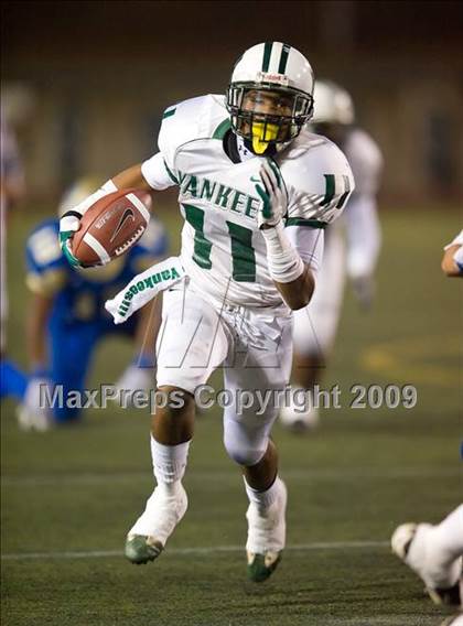 Thumbnail 2 in El Camino Real vs. Hamilton (CIF LA City Section D2 Final) photogallery.