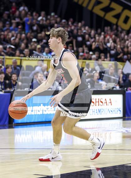 Thumbnail 3 in Canton vs Eugene (MSHSAA Class 2 Championship) photogallery.