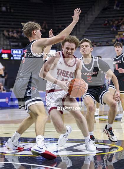 Thumbnail 2 in Canton vs Eugene (MSHSAA Class 2 Championship) photogallery.
