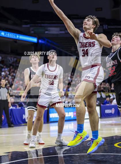 Thumbnail 3 in Canton vs Eugene (MSHSAA Class 2 Championship) photogallery.