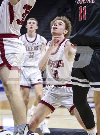 Thumbnail 3 in Canton vs Eugene (MSHSAA Class 2 Championship) photogallery.