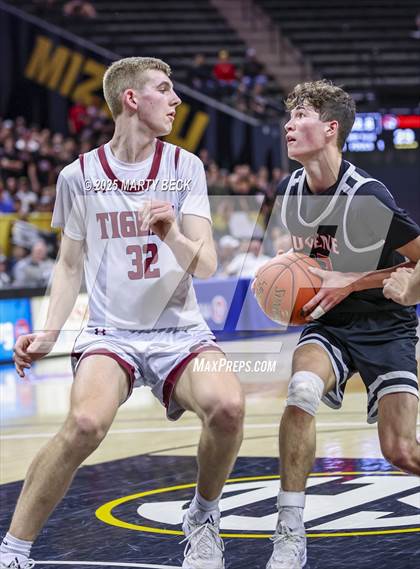 Thumbnail 2 in Canton vs Eugene (MSHSAA Class 2 Championship) photogallery.