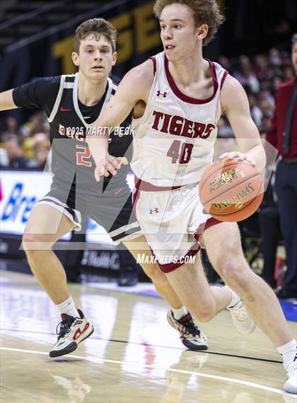 Thumbnail 1 in Canton vs Eugene (MSHSAA Class 2 Championship) photogallery.