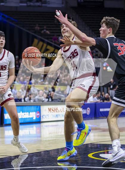 Thumbnail 2 in Canton vs Eugene (MSHSAA Class 2 Championship) photogallery.