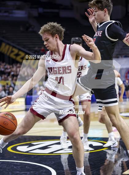Thumbnail 1 in Canton vs Eugene (MSHSAA Class 2 Championship) photogallery.
