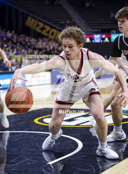 Thumbnail 3 in Canton vs Eugene (MSHSAA Class 2 Championship) photogallery.