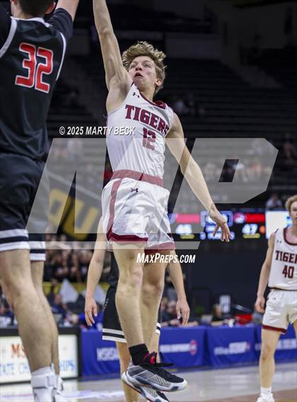 Thumbnail 1 in Canton vs Eugene (MSHSAA Class 2 Championship) photogallery.