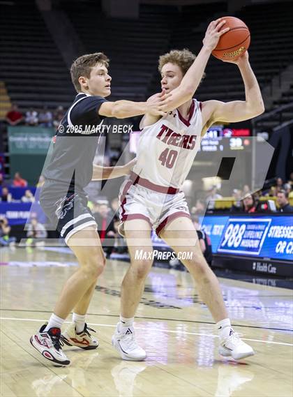 Thumbnail 2 in Canton vs Eugene (MSHSAA Class 2 Championship) photogallery.