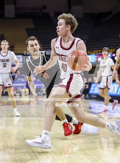Thumbnail 1 in Canton vs Eugene (MSHSAA Class 2 Championship) photogallery.