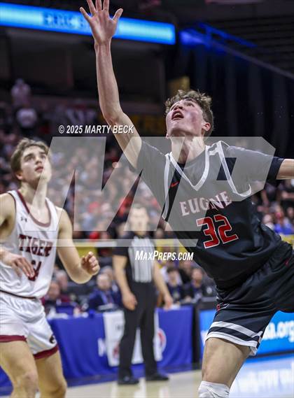 Thumbnail 2 in Canton vs Eugene (MSHSAA Class 2 Championship) photogallery.