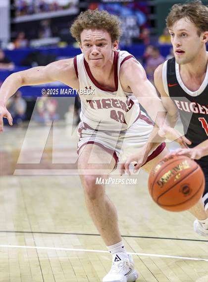 Thumbnail 1 in Canton vs Eugene (MSHSAA Class 2 Championship) photogallery.