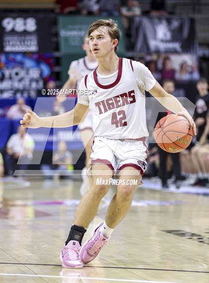Thumbnail 2 in Canton vs Eugene (MSHSAA Class 2 Championship) photogallery.